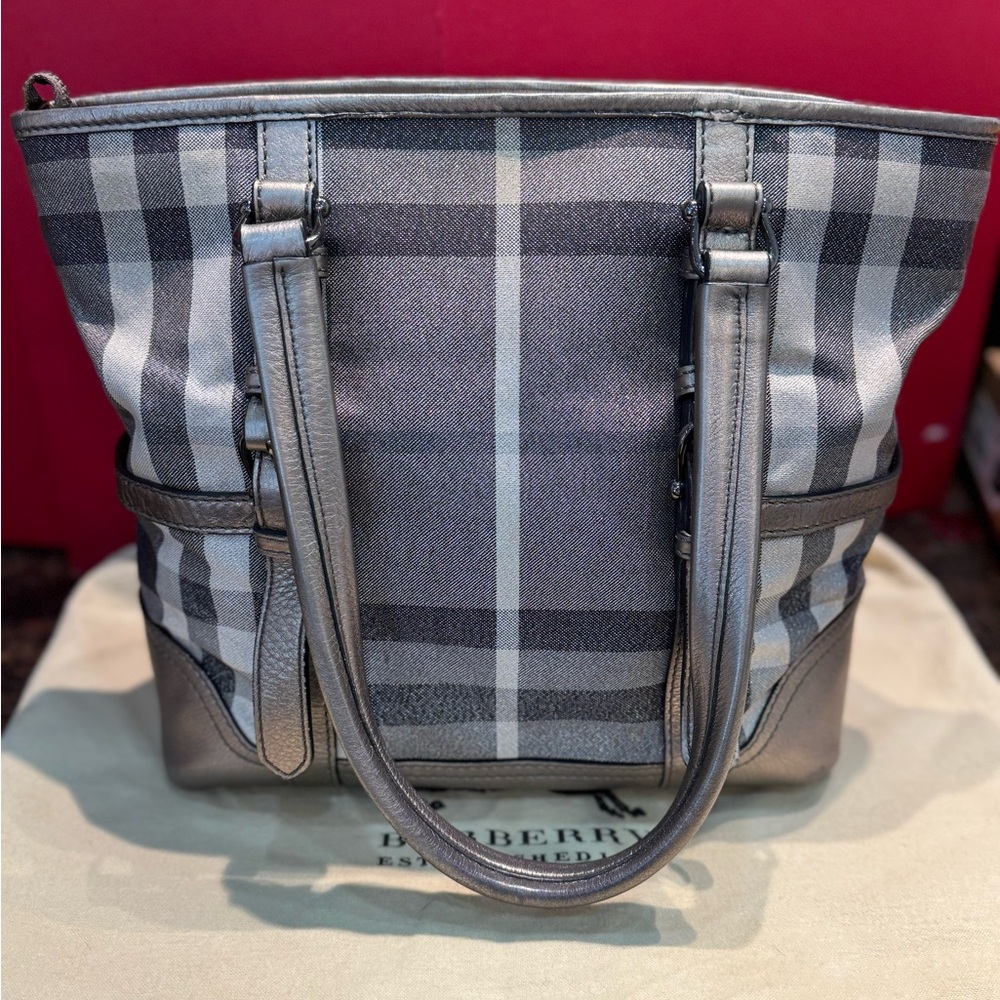 Burberry Shimmer Check Byron Tote “Vintage” - Picture 2 of 11
